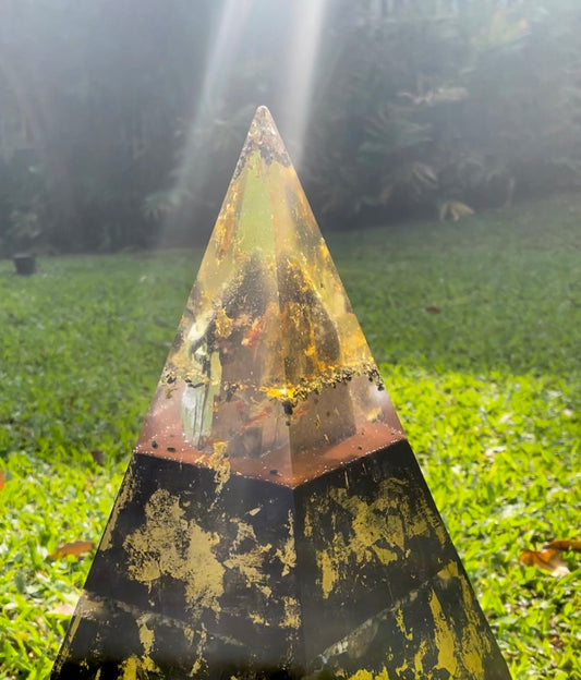 *SOLD* 1 of 1 "Elestial Sight” 8+ Sided 72° Nubian Pyramid
