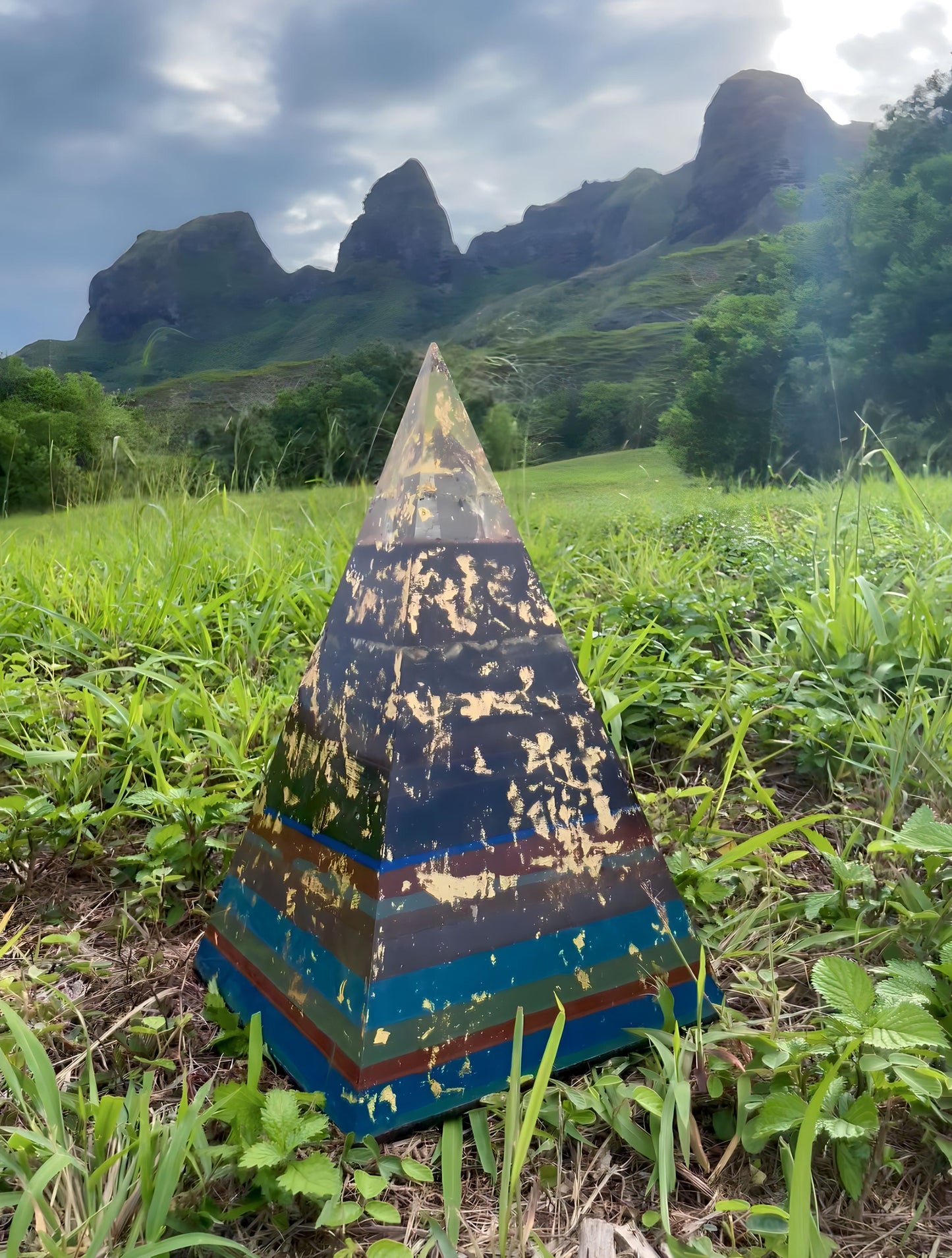 *SOLD* 1 of 1 "Elestial Sight” 8+ Sided 72° Nubian Pyramid